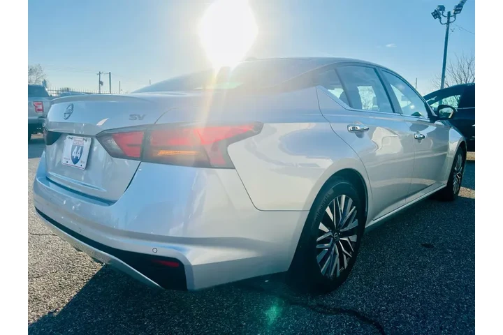 $22995 : 2024 Altima 2.5 SV image 7