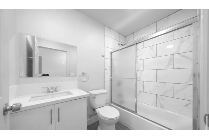 $1450 : 1Bed/1Bath Apartment in LA image 8