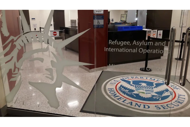 Interprete USCIS Traduccciones image 4