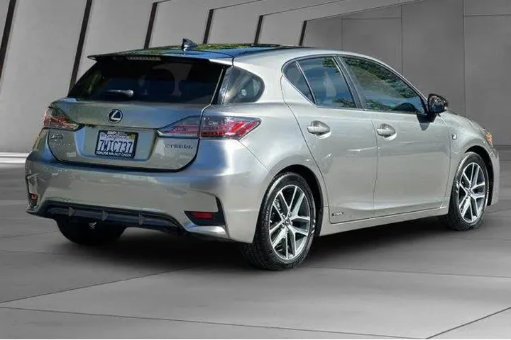 $18900 : Lexus CT 200h 2017 4dr Hatch image 4