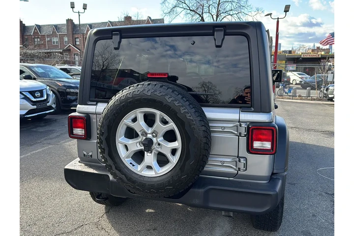$27990 : Jeep Wrangler Unlimited 2021 image 7