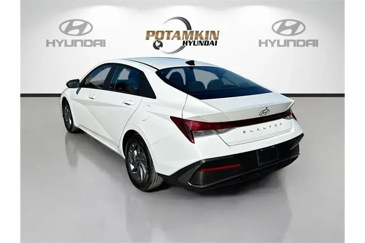 $18340 : Hyundai ELANTRA 2024 SEL 4dr image 7