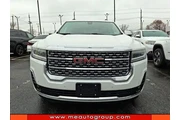 $39739 : GMC Acadia 2023 4x4 Denali 4 thumbnail