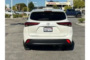$30980 : Toyota Highlander 2020 XLE 4 thumbnail