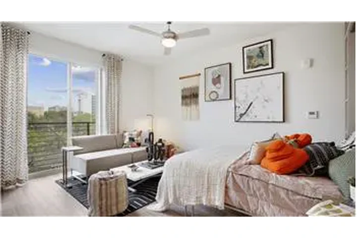 $1982 : Rental property with 1 bedro image 5