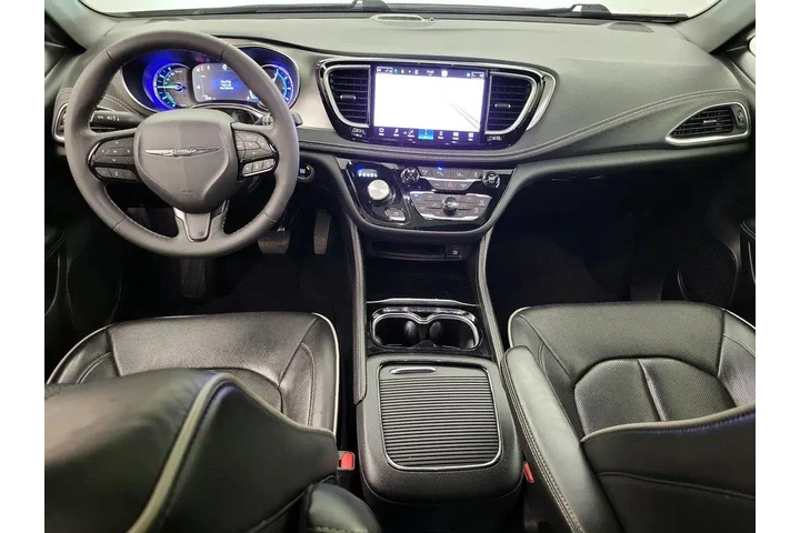 $31998 : Chrysler Pacifica Plug-In Hy image 9