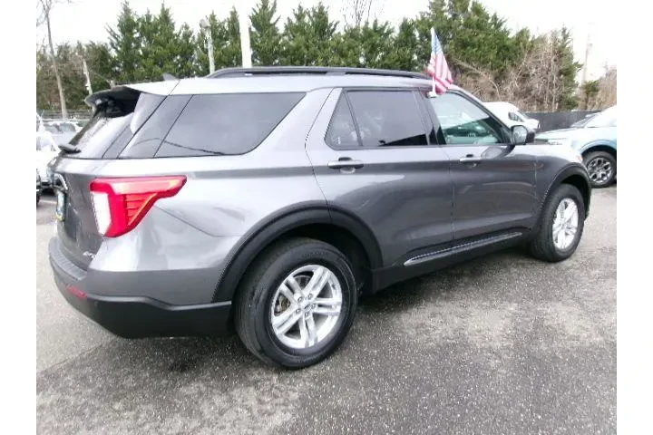 $32979 : Ford Explorer 2023 AWD XLT 4 image 6
