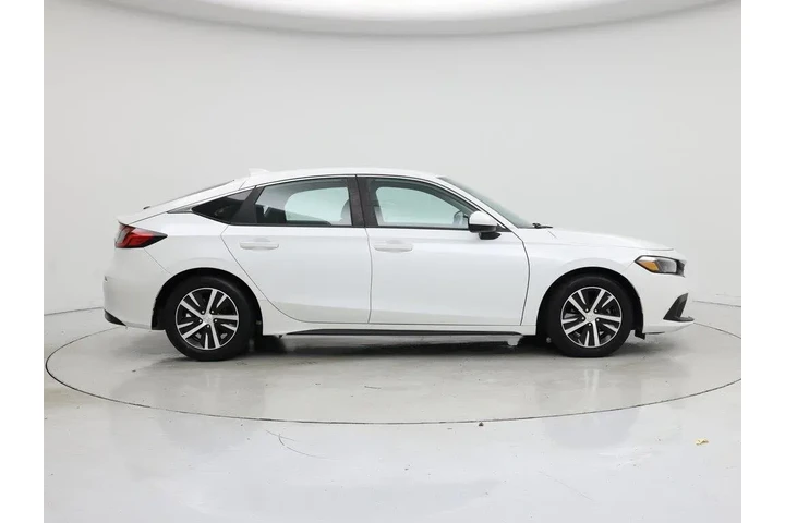 $25998 : Honda Civic 2024 LX 4dr Hatc image 7