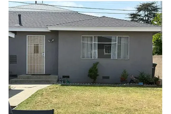 $1598 : BEAUTIFUL BACK HOUSE FOR LEASE image 1