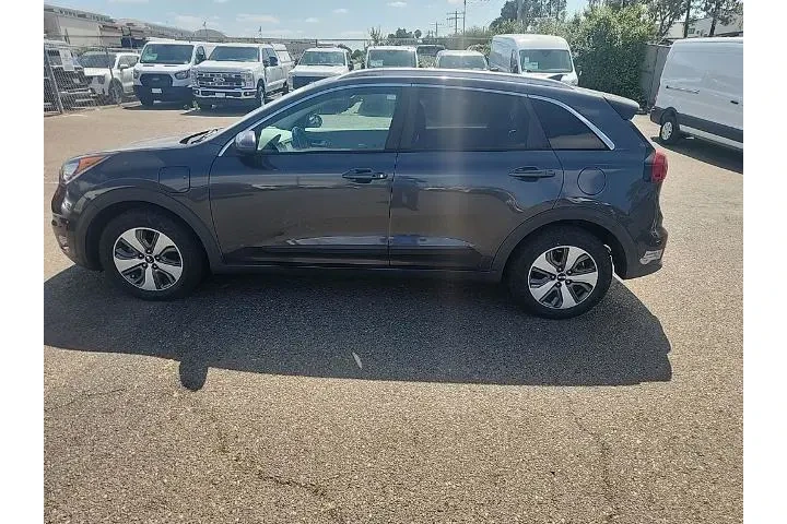 $19991 : Kia Niro Plug-In Hybrid 2019 image 9