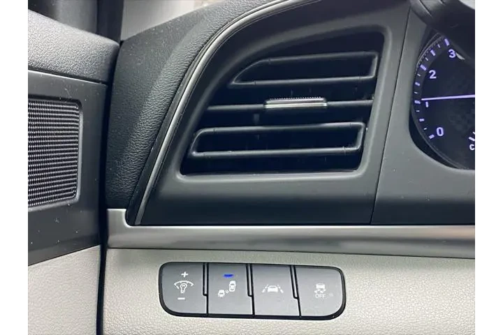 $13489 : Hyundai ELANTRA 2019 SEL 4dr image 10