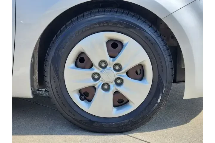 $10806 : Kia Forte 2017 S 4dr Sedan image 10