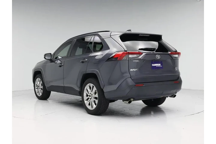 $26998 : Toyota RAV4 2020 AWD XLE Pre image 2