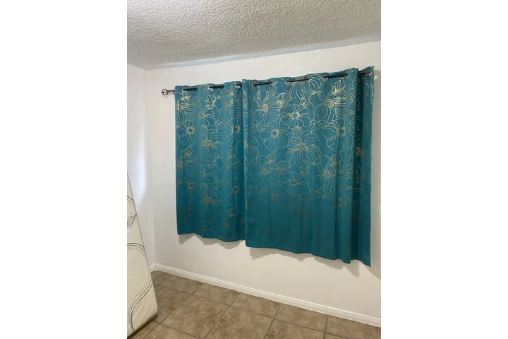 $1000 : Se renta cuarto en maywood image 2