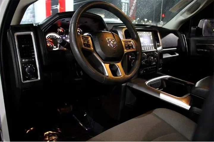 $28263 : Ram 1500 Classic 2023 4x4 SL image 8