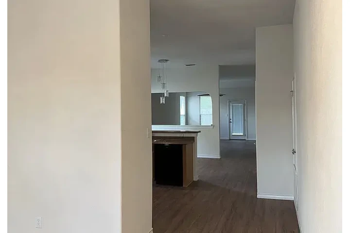 $1000 : HOUSE RENT IN BROWNSVILLE TX image 9