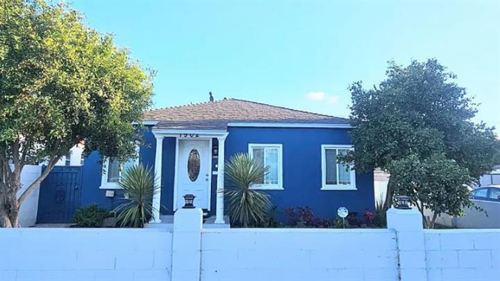 $2800 : Beautiful, remodeled 3 Bedroom image 1