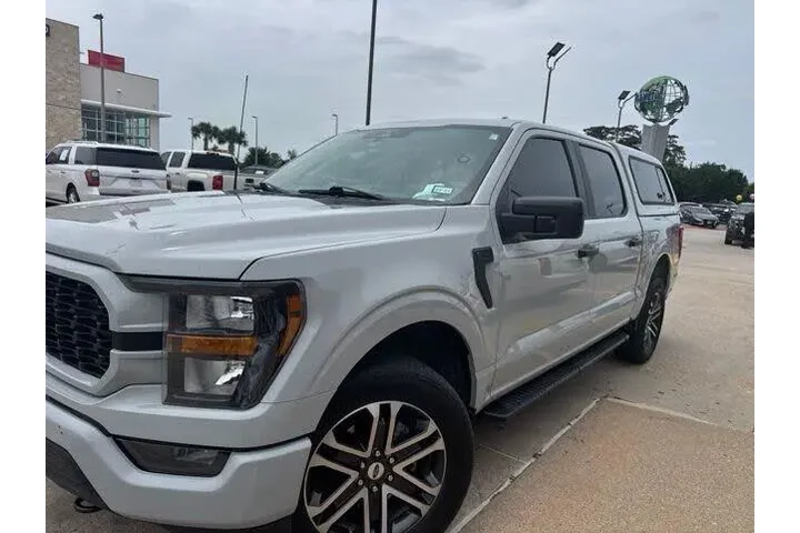 $35558 : Ford F-150 2023 4x4 XLT 4dr image 1
