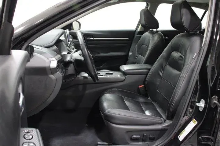 $18974 : Nissan Altima 2019 2.0 Plati image 3