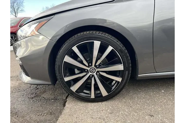 $14785 : Nissan Altima 2022 2.5 SR 4d image 10