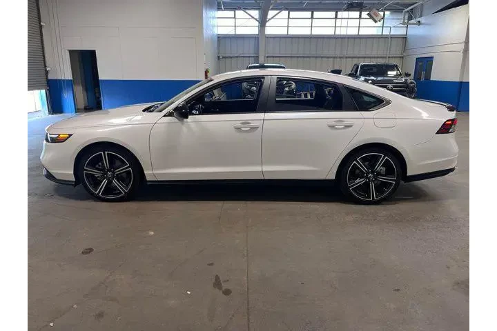 $31482 : Honda Accord Hybrid 2025 Spo image 6