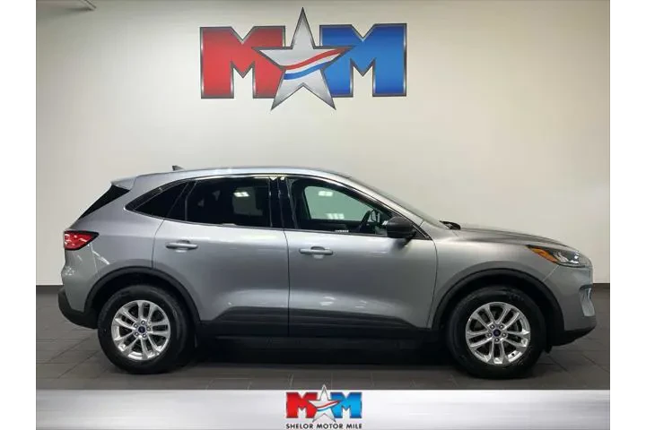 $23588 : Ford Escape 2022 AWD SE 4dr image 1