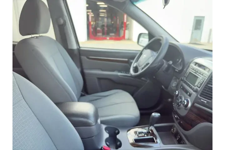 $7977 : Hyundai SANTA FE 2011 GLS 4d image 4