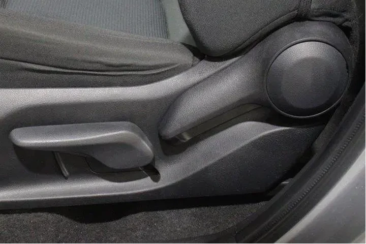 $30998 : Toyota RAV4 2024 AWD LE 4dr image 4