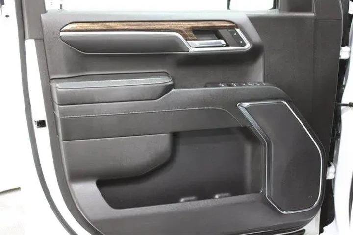 $39998 : GMC Sierra 1500 2024 4x4 SLE image 6