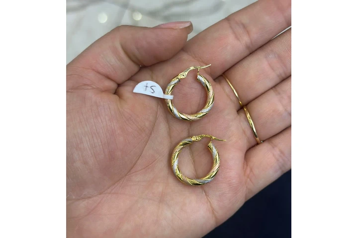 $750 : Bijoux 18 k financé image 1
