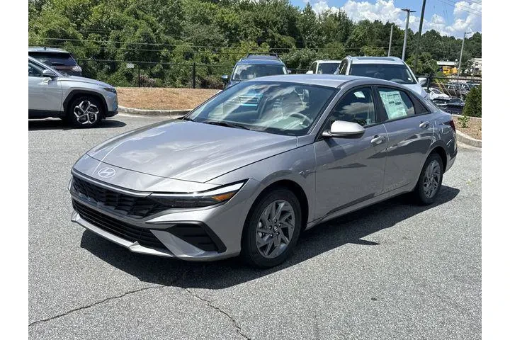 $24909 : Hyundai ELANTRA Hybrid 2025 image 3