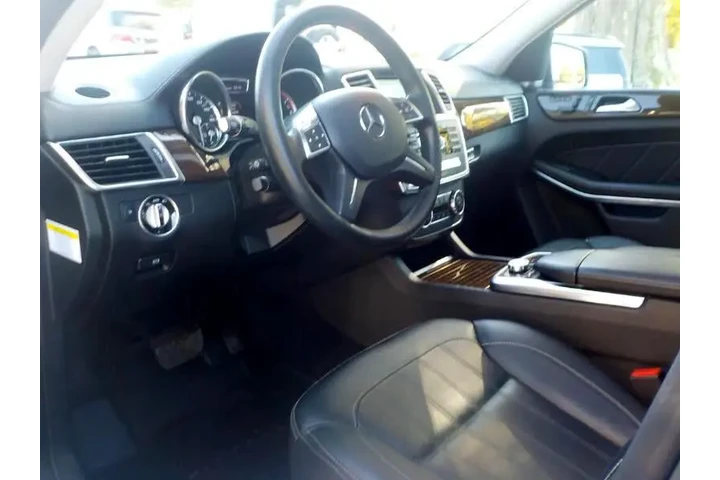 $10434 : 2013 GL 450 4MATIC® image 9
