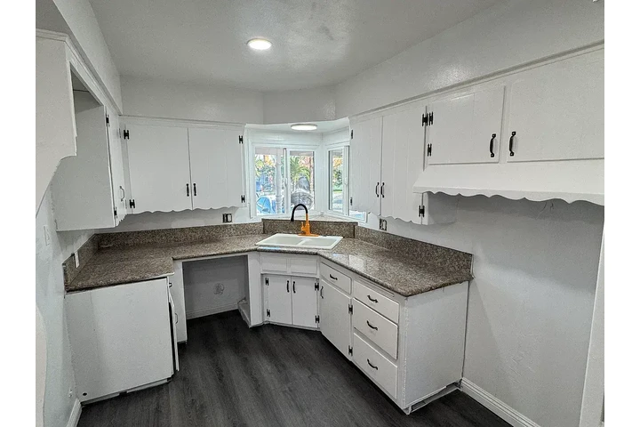 $2700 : Home available for rent image 2