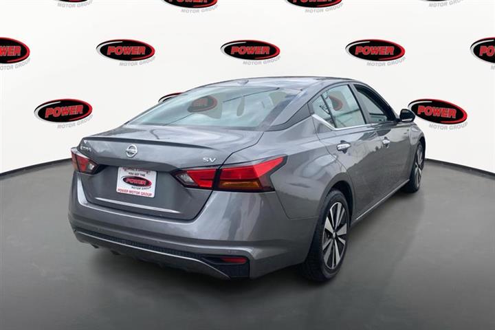 $21995 : Used 2022 Altima 2.5 SV Sedan image 4