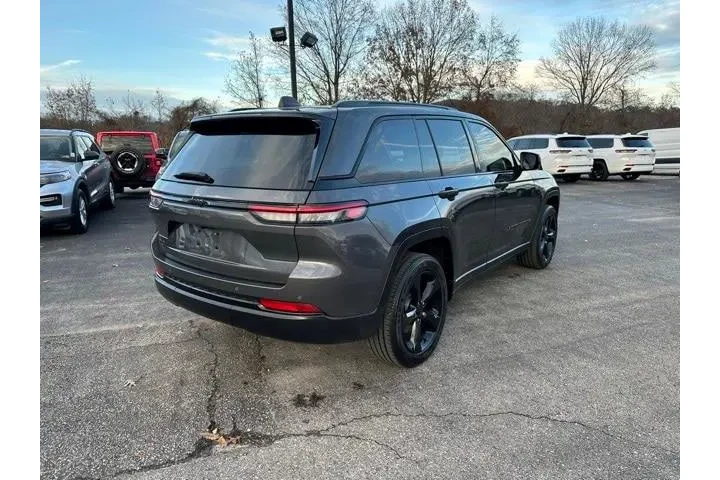 $29977 : Jeep Grand Cherokee 2023 4x4 image 6