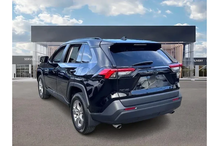 $22995 : Toyota RAV4 2022 AWD XLE 4dr image 6