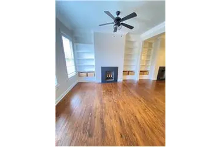 $2400 : Rental property with 2 bedro image 4