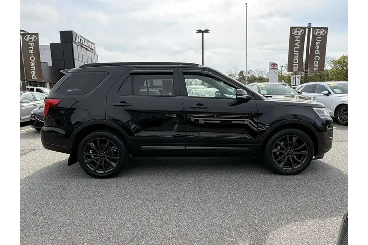 $17986 : Ford Explorer 2018 AWD XLT 4 image 8