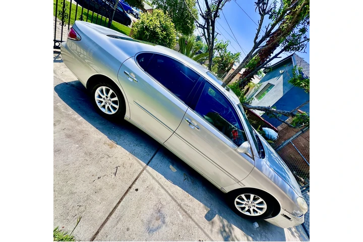 $2000 : Lexus ES 300 image 3