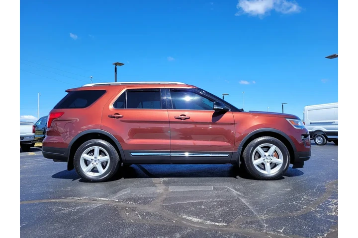 $15989 : Ford Explorer 2018 XLT 4dr S image 2