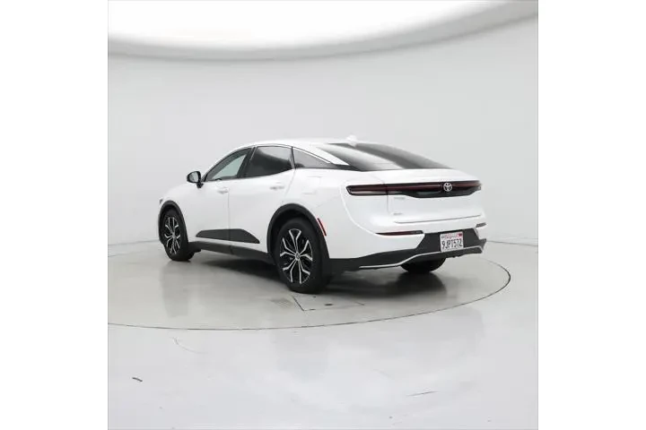 $32998 : Toyota Crown 2023 AWD XLE 4d image 2