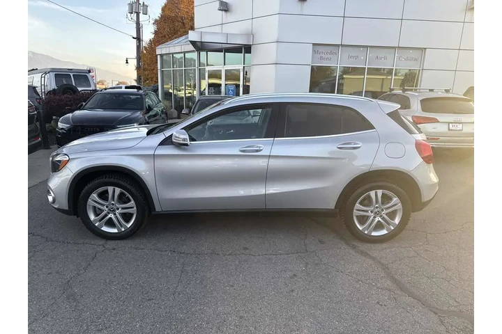 $14910 : 2018 GLA 250 4MATIC SUV image 9