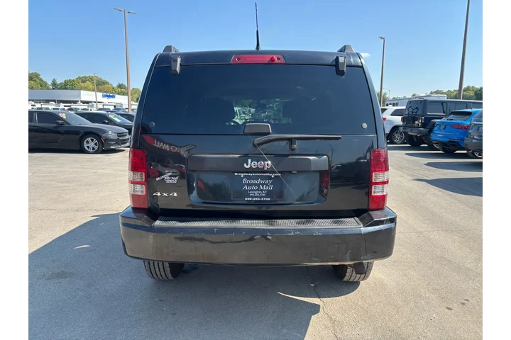 $5980 : 2011 Liberty 4WD 4dr Sport image 3