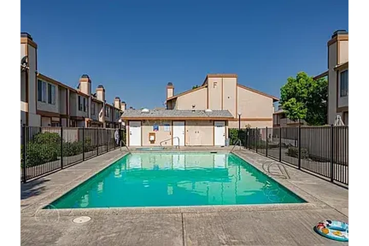 $1755 : Departamento de renta image 4