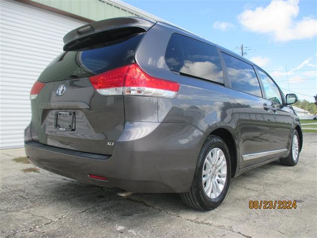 $14895 : 2013 Sienna image 3