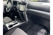 $32984 : Toyota 4Runner 2022 4x2 SR5 thumbnail