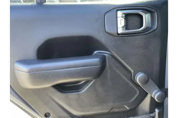 $25981 : Jeep Wrangler Unlimited 2018 image 9