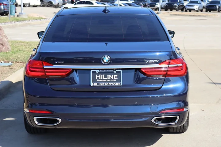 $24998 : 2017 7 Series 750i xDrive image 9