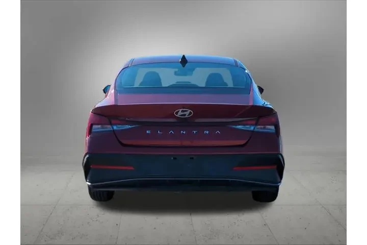 $17370 : Hyundai ELANTRA 2024 SEL 4dr image 5