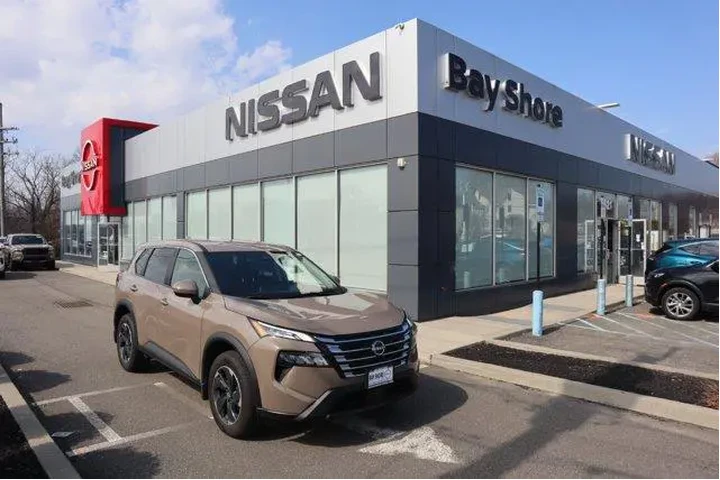 $23232 : Nissan Rogue 2025 AWD SV 4dr image 2